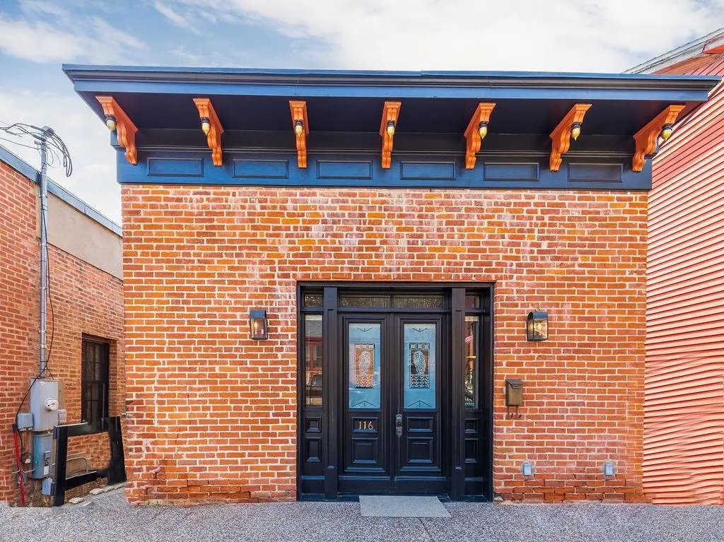 Galena, IL 61036,116 S Bench Street