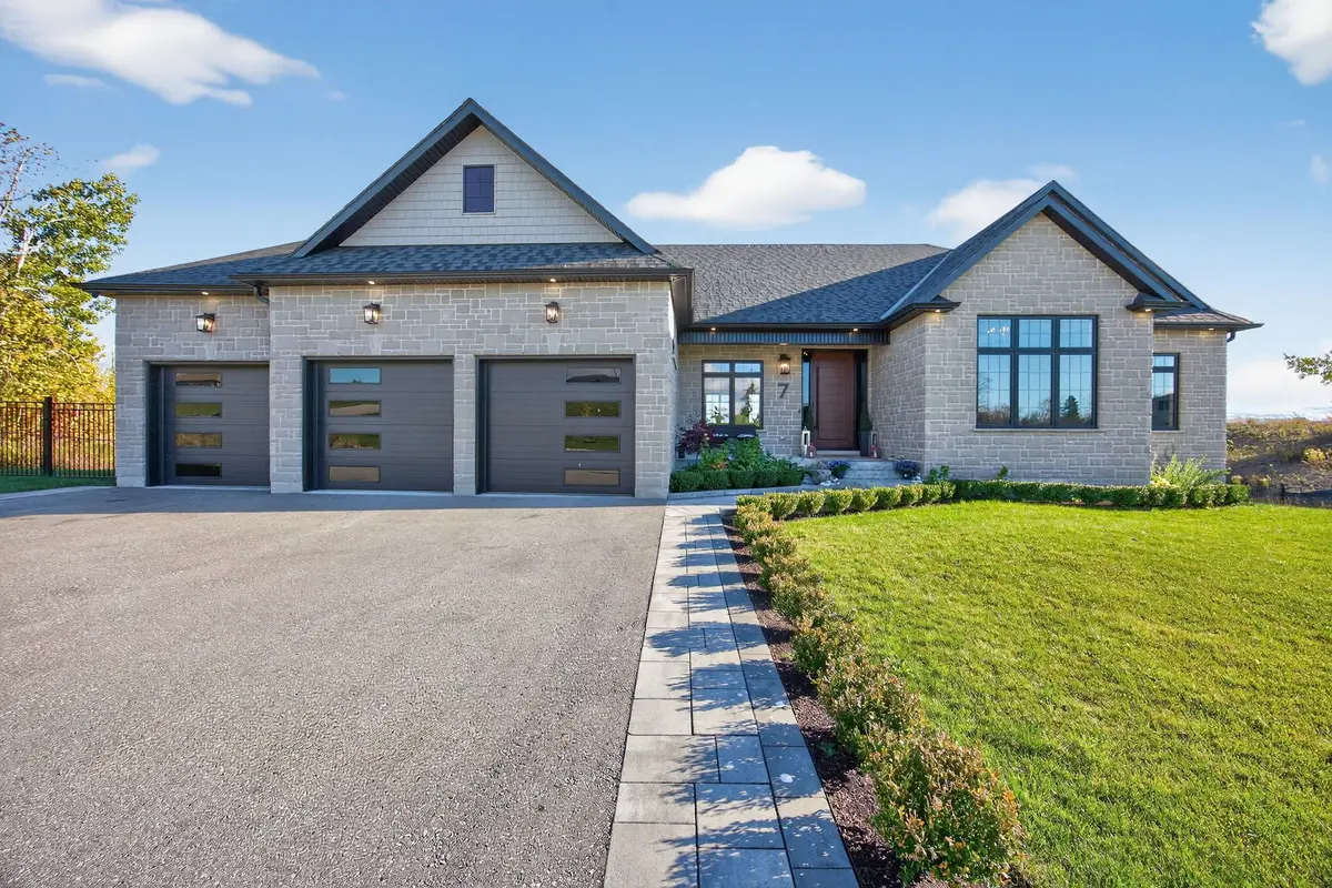 7 Caldwell DR, Oro-medonte, ON L0L 2L0