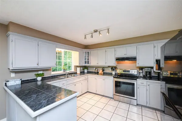 Fanny Bay, BC V0R 2W0,7730 Vivian Way