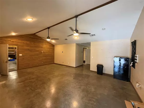 Quinlan, TX 75474,10015 Fm 751