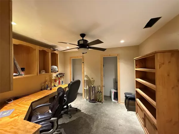 Quinlan, TX 75474,10015 Fm 751