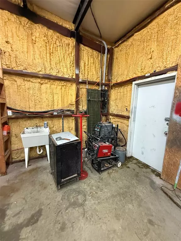 Quinlan, TX 75474,10015 Fm 751