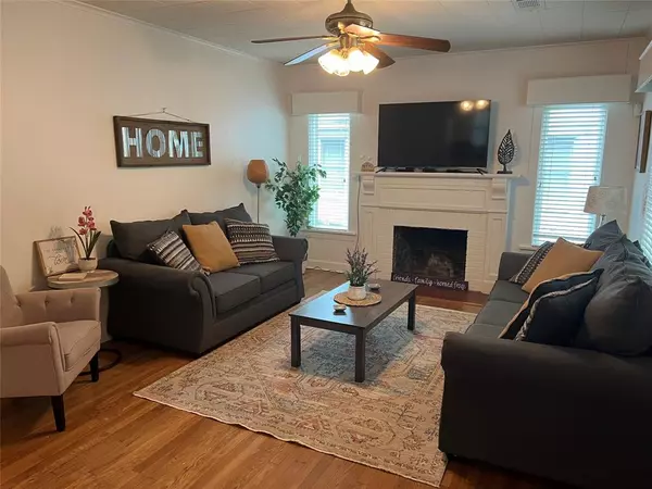 Fort Worth, TX 76109,3229 Waits Avenue