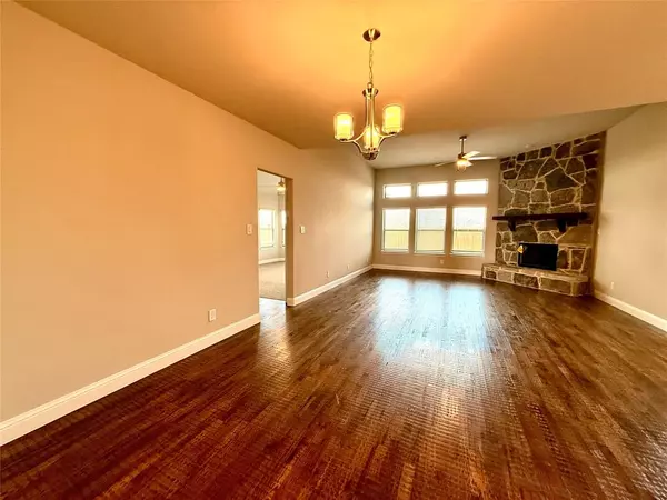 Godley, TX 76044,11864 Serval Street