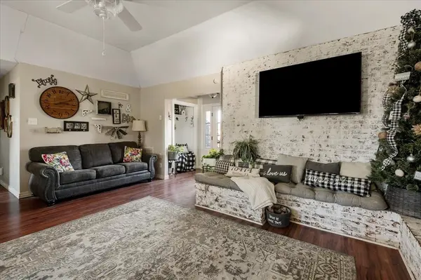 Quinlan, TX 75474,132 Curtis Lane