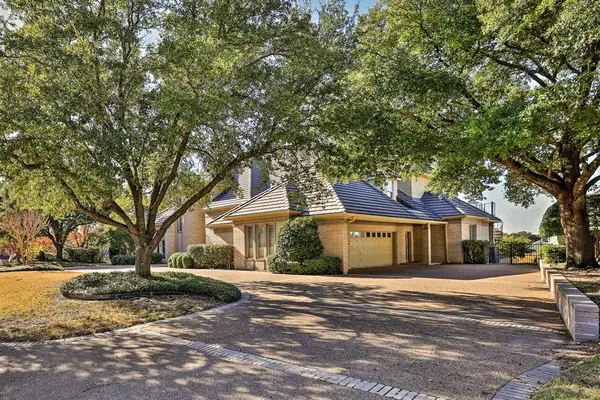 Fort Worth, TX 76132,5916 Forest Highlands Drive