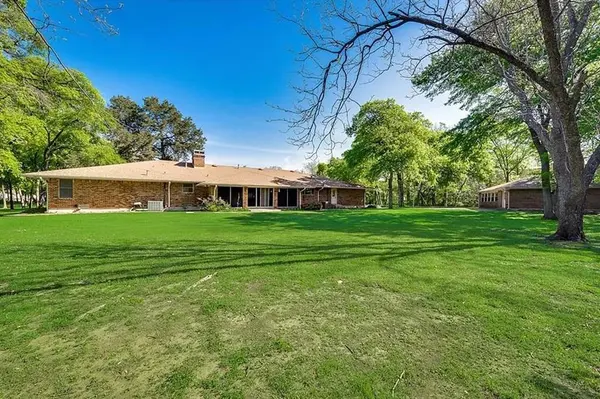 Duncanville, TX 75116,722 E Wheatland