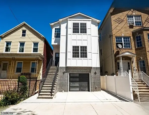 Jersey City, NJ 07305,90 Seaview ave #2