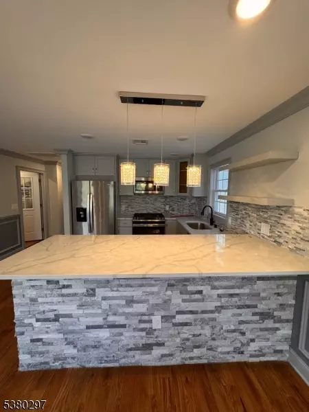 Jersey City, NJ 07305,90 Seaview Avenue #1