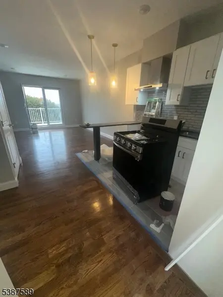 Paterson City, NJ 07501,318 Dixon Ave #403