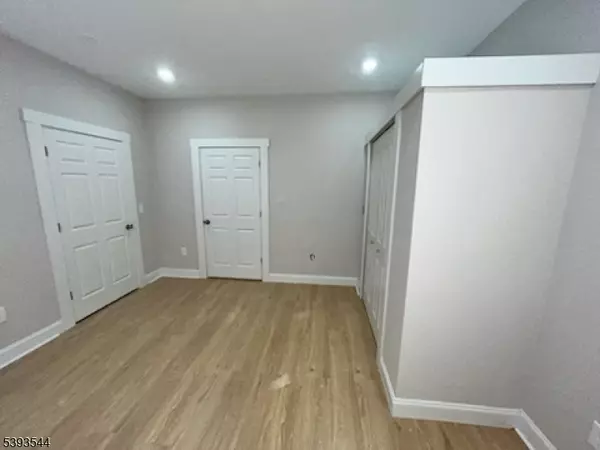 East Orange City, NJ 07018,60 Cambridge St