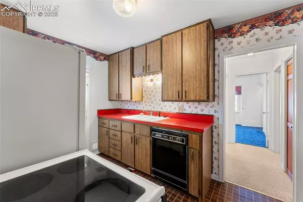 Colorado Springs, CO 80909,632 N Foote AVE