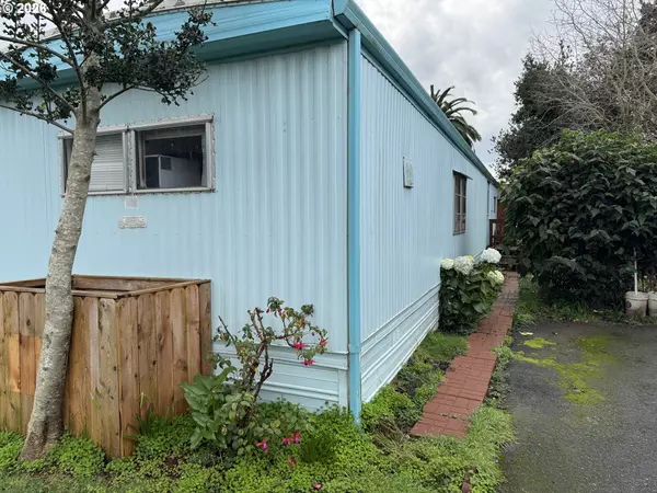 Brookings, OR 97415,16345 GROOTENDORST LN #4