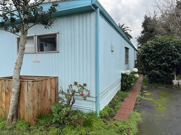 Brookings, OR 97415,16345 GROOTENDORST LN #4