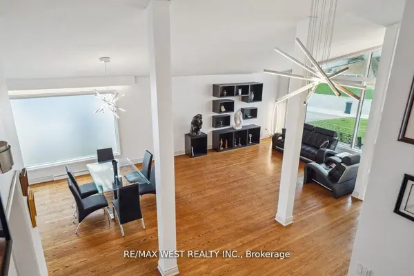 Toronto C06, ON M3H 4V9,40 Arlstan DR