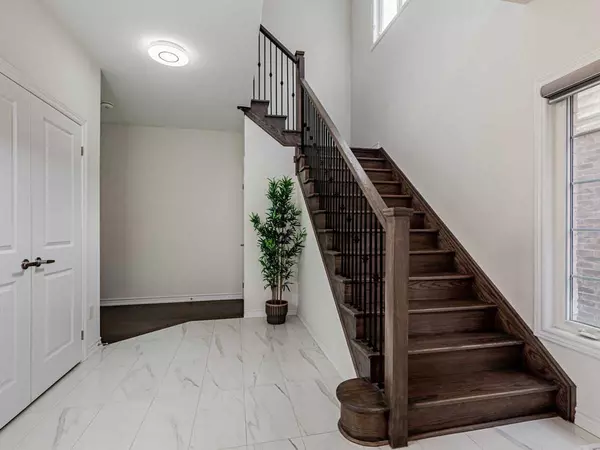 Oshawa, ON L1K 1A1,1957 Don White CT #Upper