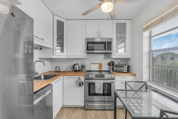 3000 NW 48th Ter #423, Lauderdale Lakes, FL 33313