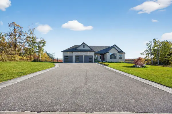 Oro-medonte, ON L0L 2L0,7 Caldwell DR