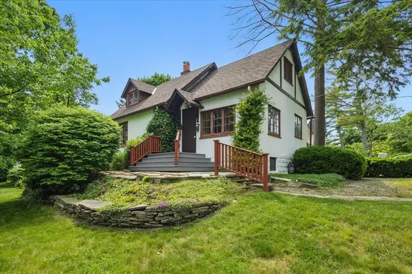 Mississauga, ON L5H 2R6,62 Maple AVE S