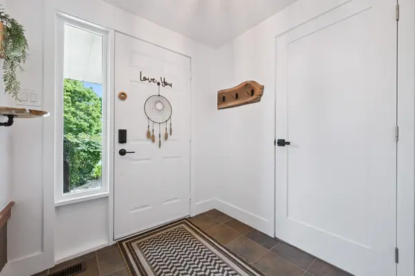 Guelph, ON N1K 1L1,53 Rochelle DR