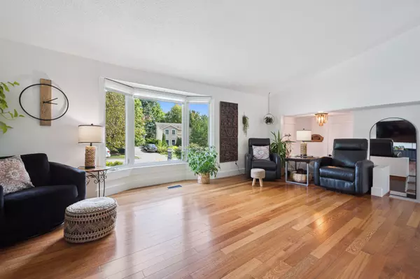 Guelph, ON N1K 1L1,53 Rochelle DR