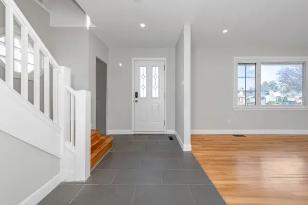 Elmvale Acres And Area, ON K1G 1P3,810 Smyth RD #A