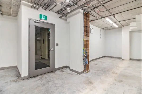 Ottawa Centre, ON K2P 1Z3,464 Bank ST #LL1