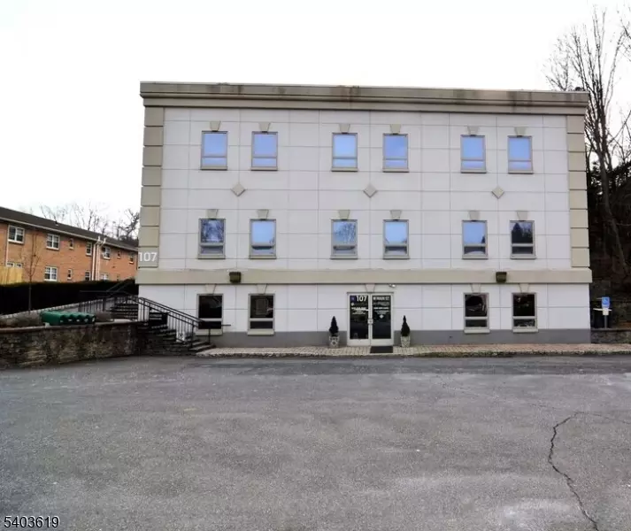 107 W Main St, Clinton Town, NJ 08809