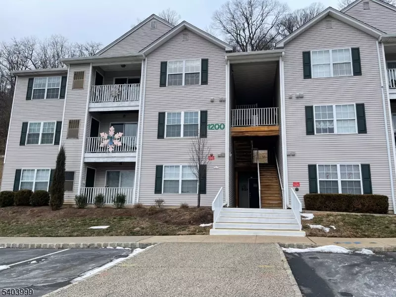 1223 King Ct #1223, Green Brook Twp., NJ 08812