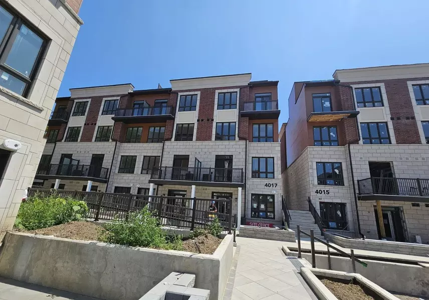 4017 Hickory DR #11, Mississauga, ON L4W 1L1