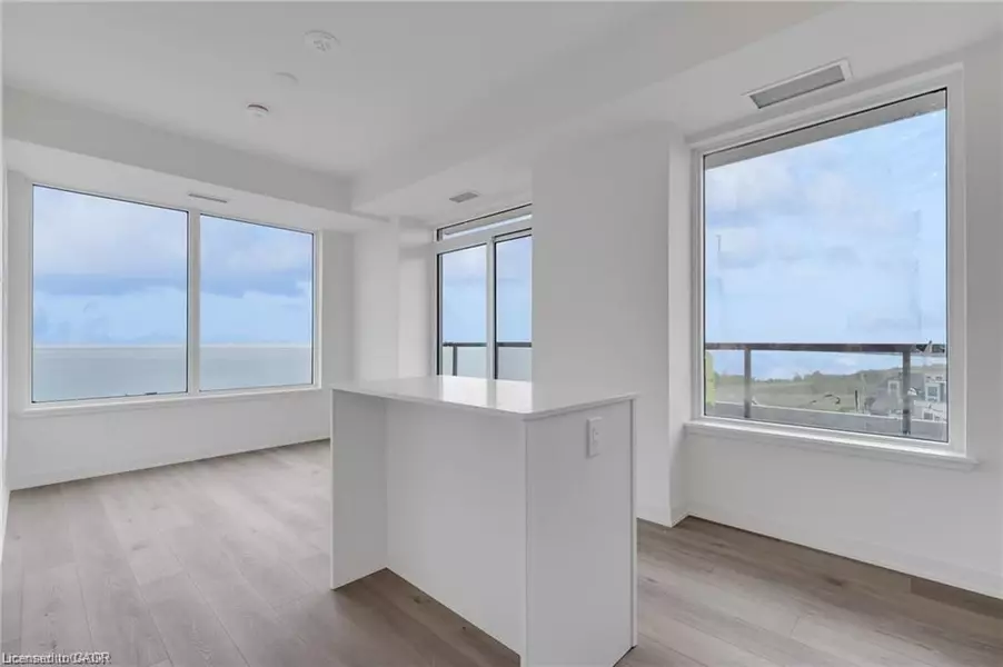 385 Winston RD #1408, Grimsby, ON L3M 4E8