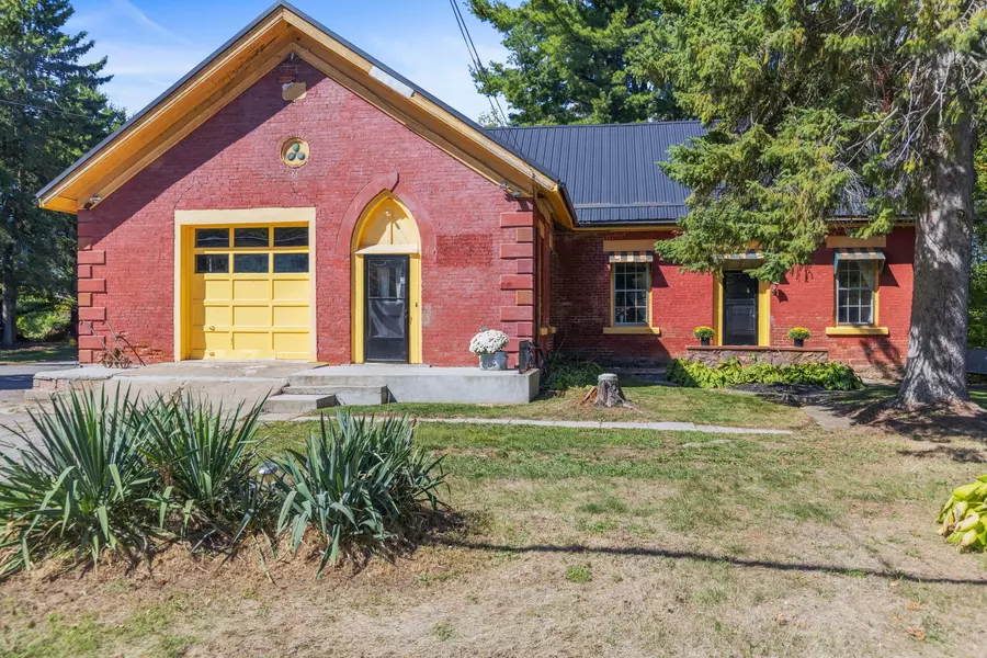 1554 County Road 2 RD, Front Of Yonge, ON K0E 1R0