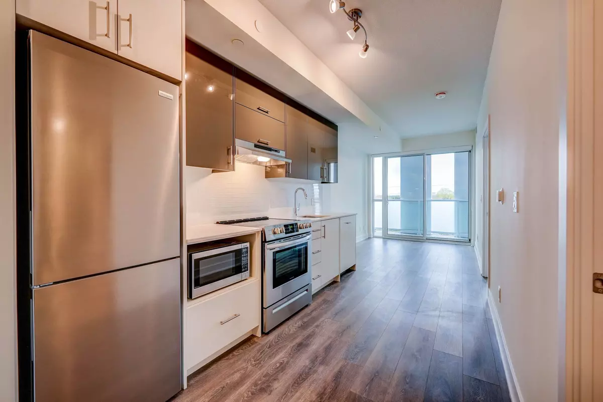 Toronto C15, ON M2J 4T1,188 Fairview Mall DR #319