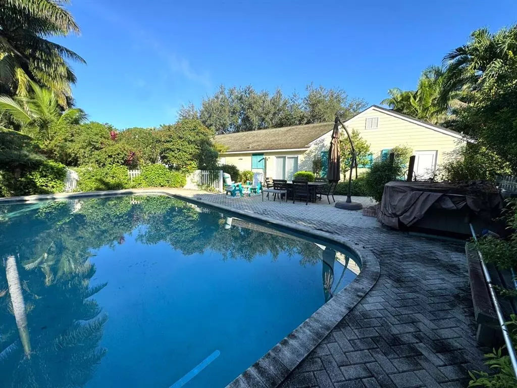 Loxahatchee Groves, FL 33470,14344 North Road