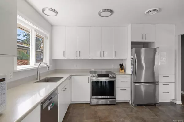 Langford, BC V9B 5L5,2889 Maurice Lane