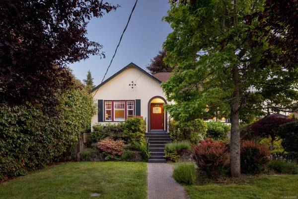 2535 Dalhousie St, Oak Bay, BC V8R 2H8