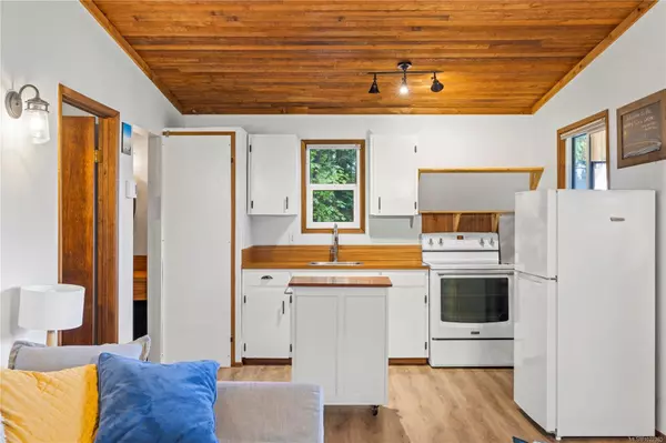 Bowser, BC V0R 1G0,4375 Kelsey Rd #4