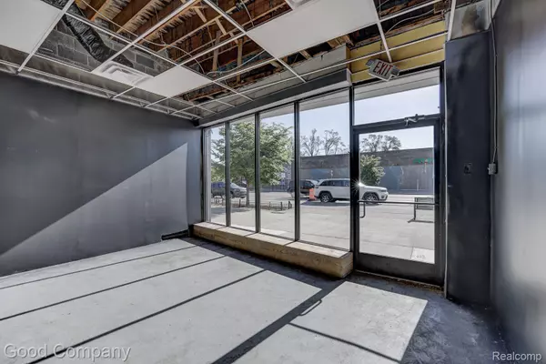 Detroit, MI 48221,18957 LIVERNOIS AVE