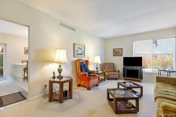 Southfield, MI 48076,29281 Stellamar DR