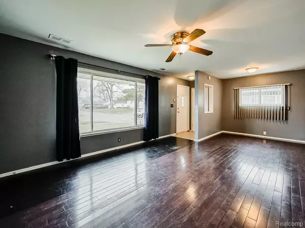 Madison Heights, MI 48071,948 E Kalama AVE