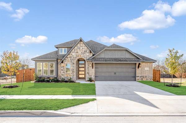 324 Chestnut Lane, Glenn Heights, TX 75154