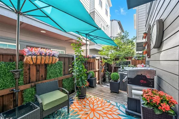 Dallas, TX 75235,5840 Callisto Court