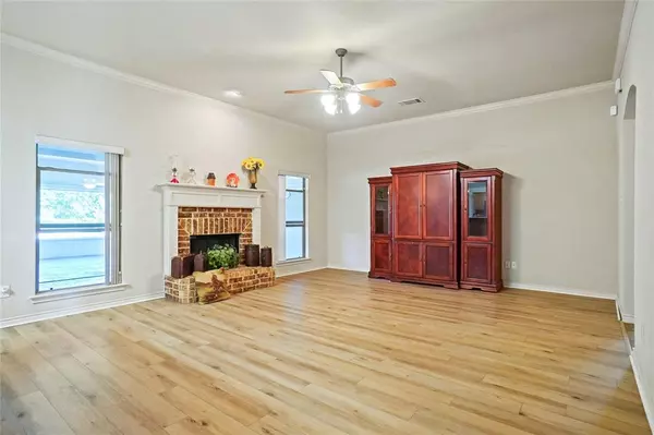 Azle, TX 76020,177 Lost Oak Drive