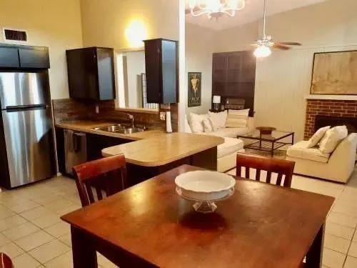 Fort Worth, TX 76110,2714 McCart Avenue #2712