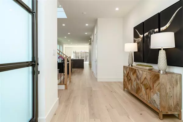 Dallas, TX 75219,3930 Hawthorne Avenue