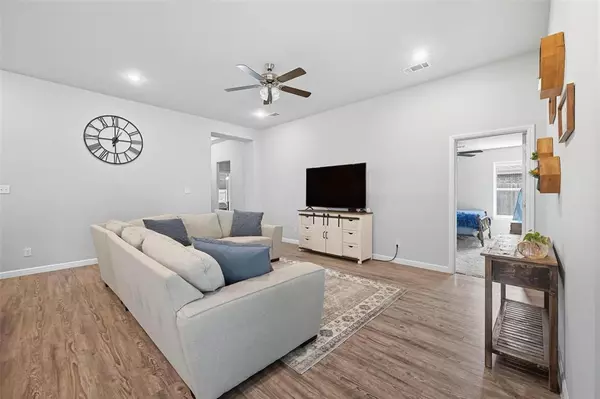 Springtown, TX 76082,977 Sam Street