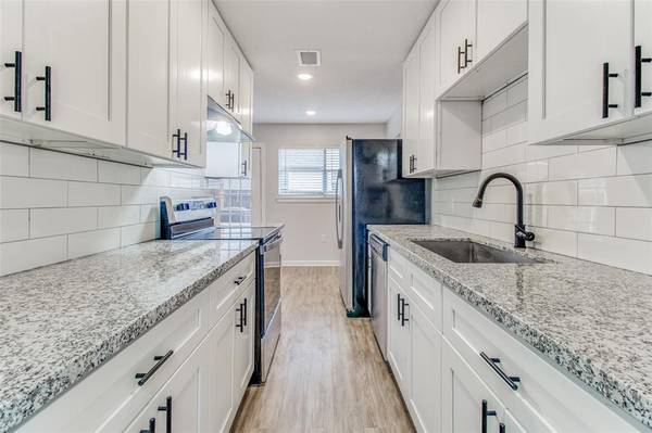 822 N Throckmorton Street, Sherman, TX 75090