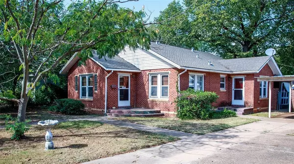 504 W Oak,  Olney,  TX 76374