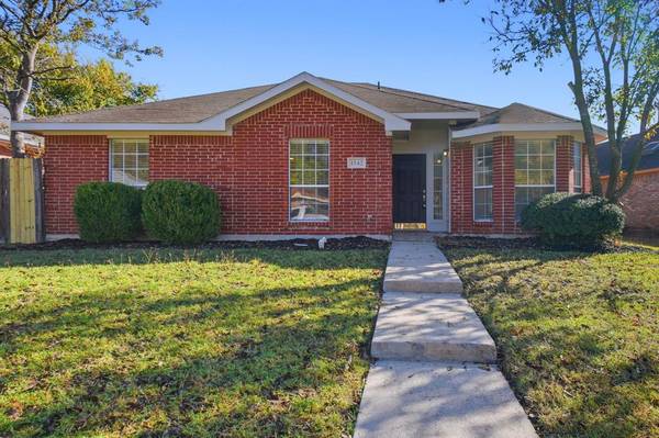 1542 Sunny Meadow Road, Lancaster, TX 75134