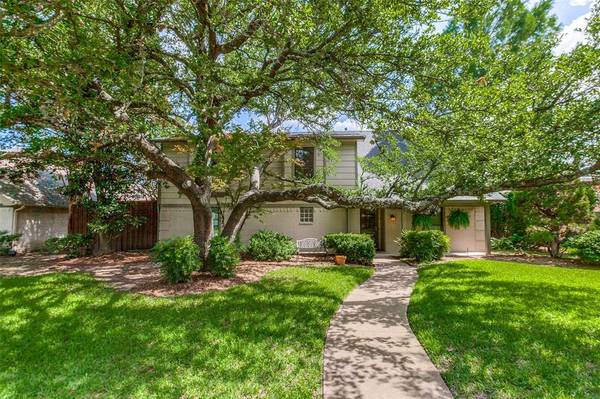 237 Woodcrest Drive, Richardson, TX 75080